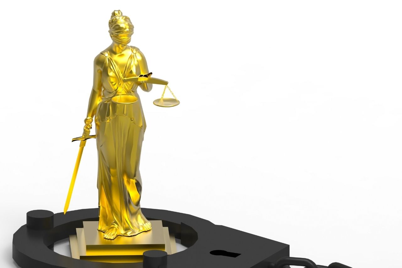 Gouden standbeeld van Themis