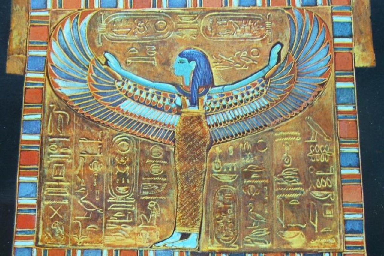 Noet op een gouden artefact