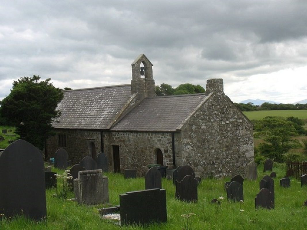 Kerk van Sint Cwyllog, Llangwyllog, Anglesey. Foto van Eric Jones, CC-BY 2.0