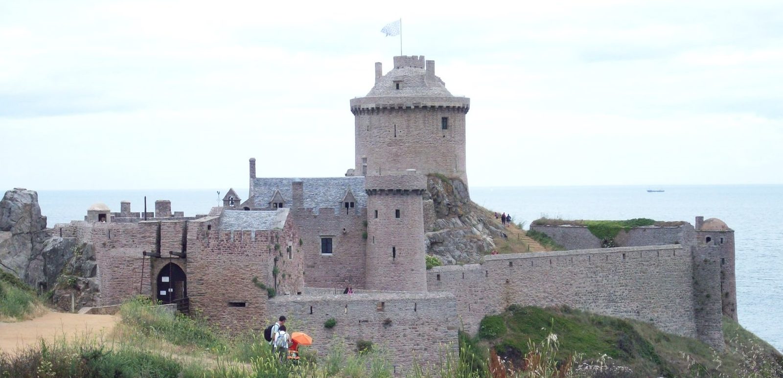 atypisch middeleeuws kasteel aan de Franse kust