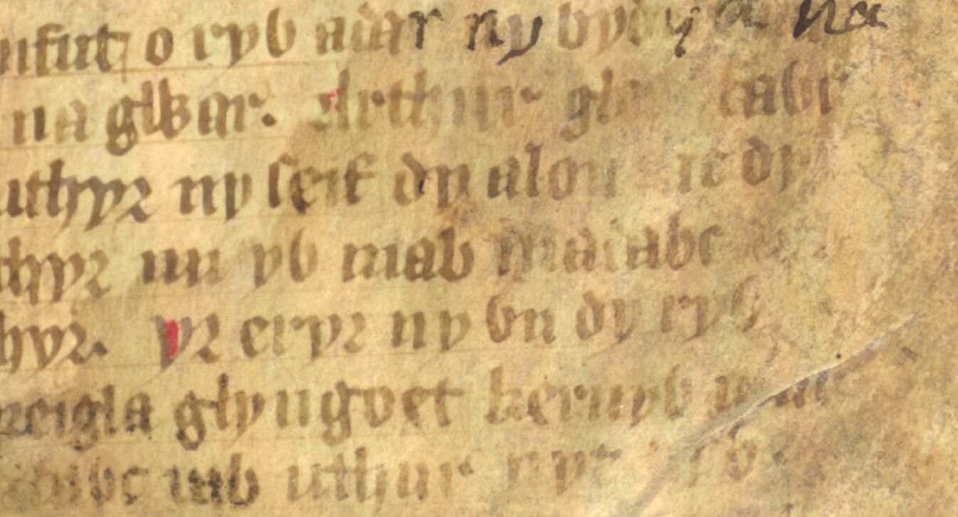 Jesus College MS 20, folio 1r, toont Eliwlod die zichzelf zoon van ‘Madawc’ noemt (einde van de middelste regel)